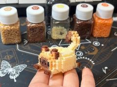 第一次尝试立体拼豆，难度拉满，不过做好了之后很有成就感！

