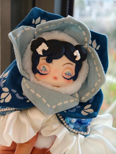 真的很惊艳，尤其是眼片可以调节，做工真的很细致，衣服细节也非常好，颜色很协调！