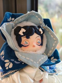 真的很惊艳，尤其是眼片可以调节，做工真的很细致，衣服细节也非