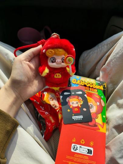 Q宝真的好可爱呀，少女心爆棚，这大眼睛，小鼻子，虎牙，满满的童真童趣，可爱极了！没有哪个姨姨能说Q宝宝宝不可爱的吧！！！