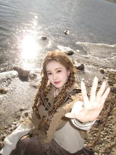 白鹿的新鲜美照😍