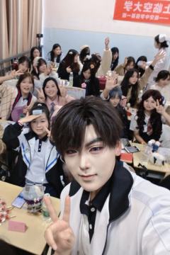 临空中学就是最好最好的中学！这里有最帅的学长！有最好的同学们