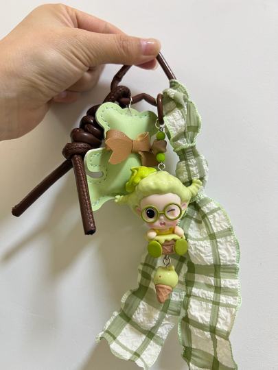 绿咖色搭配，你喜欢吗？