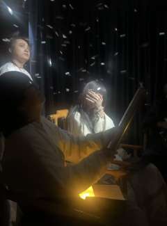 站在故事的开端，望向既定的结局，要么成饵，要么破局。

体验