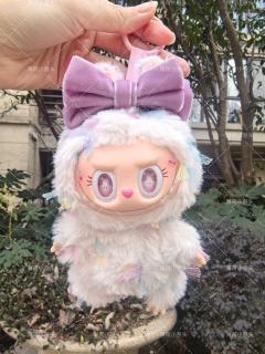 彩色蛋糕一般的Labubu拉布布