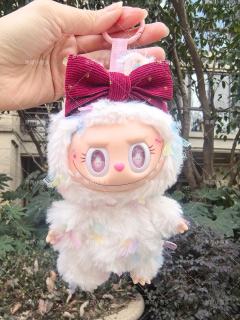 彩色蛋糕一般的Labubu拉布布