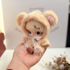 “想把你捧在手心呀～”  
这只小水豚也太治愈了吧！🧸  