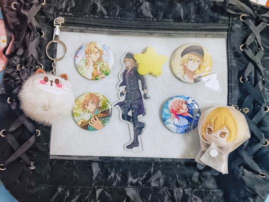 但是很萌啊，刚去接了小指偶薰回家