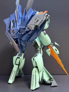 19年收的初版红标倒X，终于决定拿出来拼啦，零件很大拼起来比