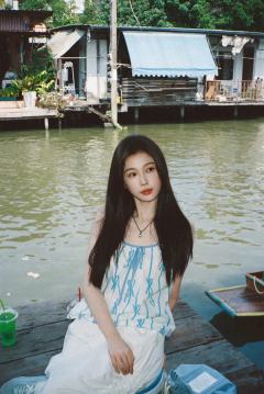  双轨正式收官
谢谢你成为姜暮 谢谢你演员虞书欣 希望姜暮一