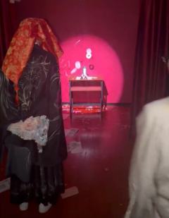 上一世，一只冯厚敦被创死在某大婚现场；这一世，一只杨小池被刀