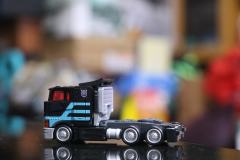 暗天陨到了
布鲁可积木车，全柱子集齐
其实还差一个普通柱，但