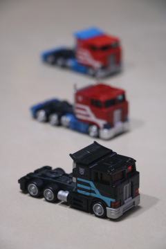 暗天陨到了
布鲁可积木车，全柱子集齐
其实还差一个普通柱，但