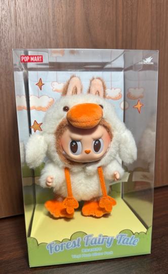 朋友们你们的嘴真严啊🤣🤣🤣鸭布布这么可爱居然没人大声夸😂😂鸭布布真的好可爱😋😋积分不能抵现之后就换了个鸭布布，质感好好，好可爱🥰🥰现在网上价格合适，建议喜欢的朋友可以收一个，个人觉得很可爱🤩🤩有小翘臀