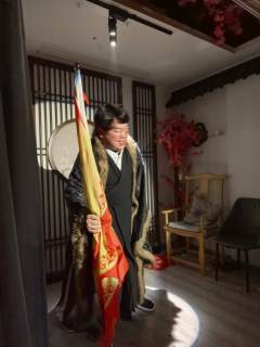 首先感谢十二宫呈现的点映车，虽然时间紧急到道具都还没有齐活，