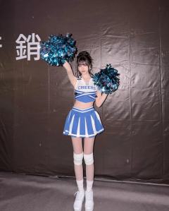 “欧尼一起跟我跳舞吧🌧”
“今天也要开心💙”来自🐱的祝