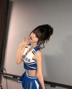 “欧尼一起跟我跳舞吧🌧”
“今天也要开心💙”来自🐱的祝