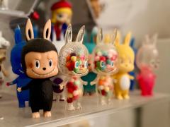 当年太喜欢mini系列，自己做成了包挂，还特意买了有透明隔层