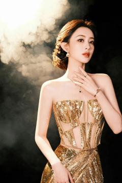 不管是暮晚摇还是孟子艺都超美的好吧。