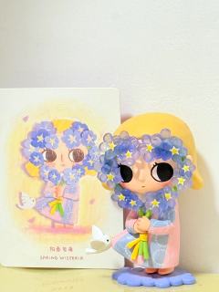 春天里害羞的小女孩，太可爱了