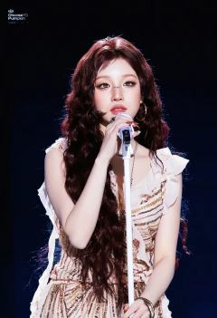 宋雨琦 我在电视机前陪你跨年！！！！