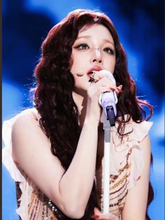 宋雨琦 我在电视机前陪你跨年！！！！