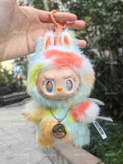 我喜欢改娃，可以个性化定制，不和别人“撞衫”。而且现在原装娃