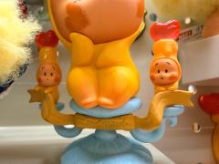 抬头一看发现这个抱枕就是倾听手办这两根小蜡烛
完全击中我的萌