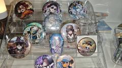 小玉快塞不下了🌚明明只是每个系列的谷子吃一个的没想到最后吃