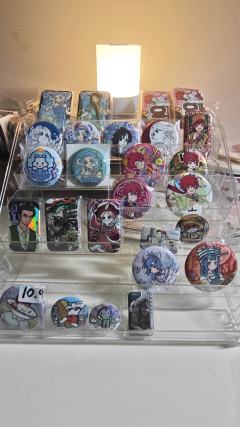 小玉快塞不下了🌚明明只是每个系列的谷子吃一个的没想到最后吃