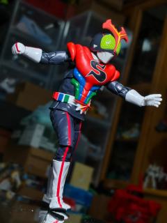 这种复古感的假面骑士﻿正合我口味
身材比例和剧照还原度很高，