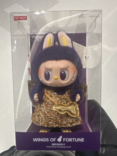 今天我看到app补货，然后就去了店里，张口就问店员小茉莉有货吗？店员说柜台有售，还有小可乐，后来跟我家大哥说那店员人怪好的…我家大哥默默的讲…媳妇，你买的这个好像叫小米兰吧😂