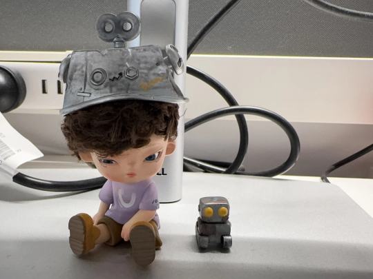 给大家介绍我的新儿子发量充足的小 u，天呐好乖的宝宝