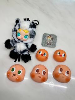 上周五朋友从首尔弘大抽了一只马年新品
漂洋过海背回国
怀着无