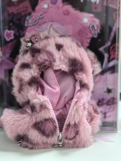 Dora 反P甜心~实物图来啦~
这款大娃的特别之处如下~
