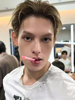 请为赵雨凡投票吧！！🦅