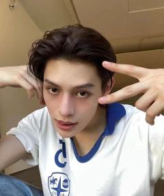 请为赵雨凡投票吧！！🦅