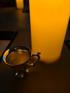 精彩，诡计的整体框架和案件的细节设计都很精彩，名副其实

8