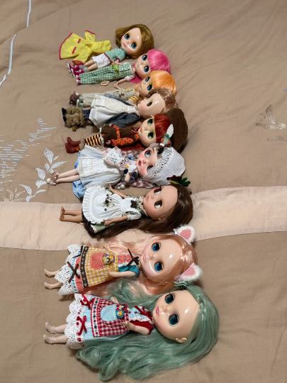 小时候开始玩小布起家的，现在都玩泡泡玛特了，还有人玩小布嘛？有点小众