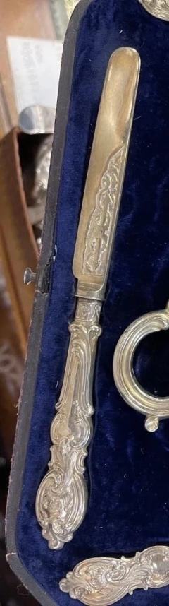 sp 餐桌系列与实际餐具的对比（下）
1、餐巾——餐巾的默守