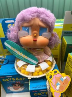 游泳圈🛟可以作为娃的底座，妙哇🥳