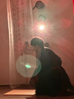 “如果你都要，那我就负责。青绿上杉配藕粉裙，好看，但是我觉得