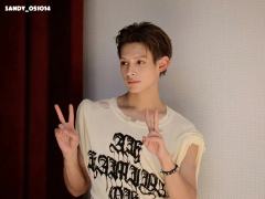 请给赵雨凡投票！！！！