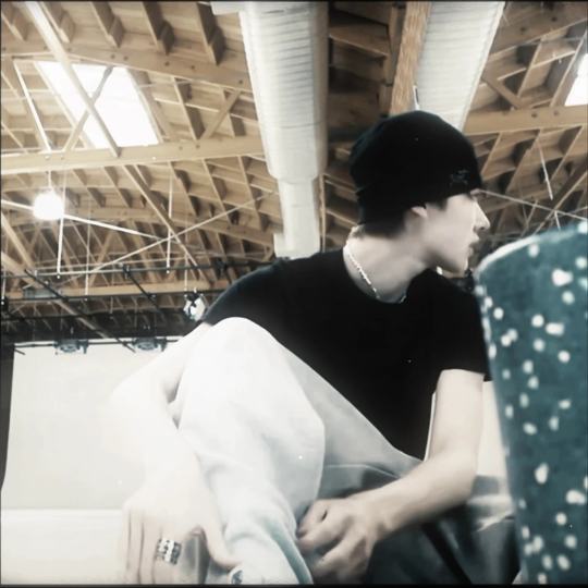 各位yym动动手指点起来给盐盐投票！