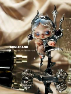 收到这只银叉的傲慢真的很美很好看，忍不住拿出道具给它拍了点照