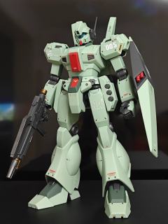 MG~杰刚（D型）
杰刚的造型，没得挑，超爱这样的量产机体！