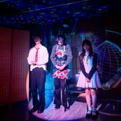 出现了，塑料大棚的双郑，剧本杀届唯一真骨k情侣位！

体验角