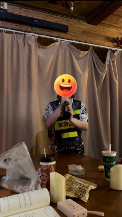 【含剧透】
体验角色:郑卓英
店铺:长沙麻瓜
郑钧:鲨鱼
赵