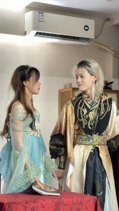 【人生若只如初见,遇见已是上上签。
朱懿辰,你一定是上天许我