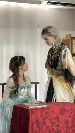 【人生若只如初见,遇见已是上上签。
朱懿辰,你一定是上天许我